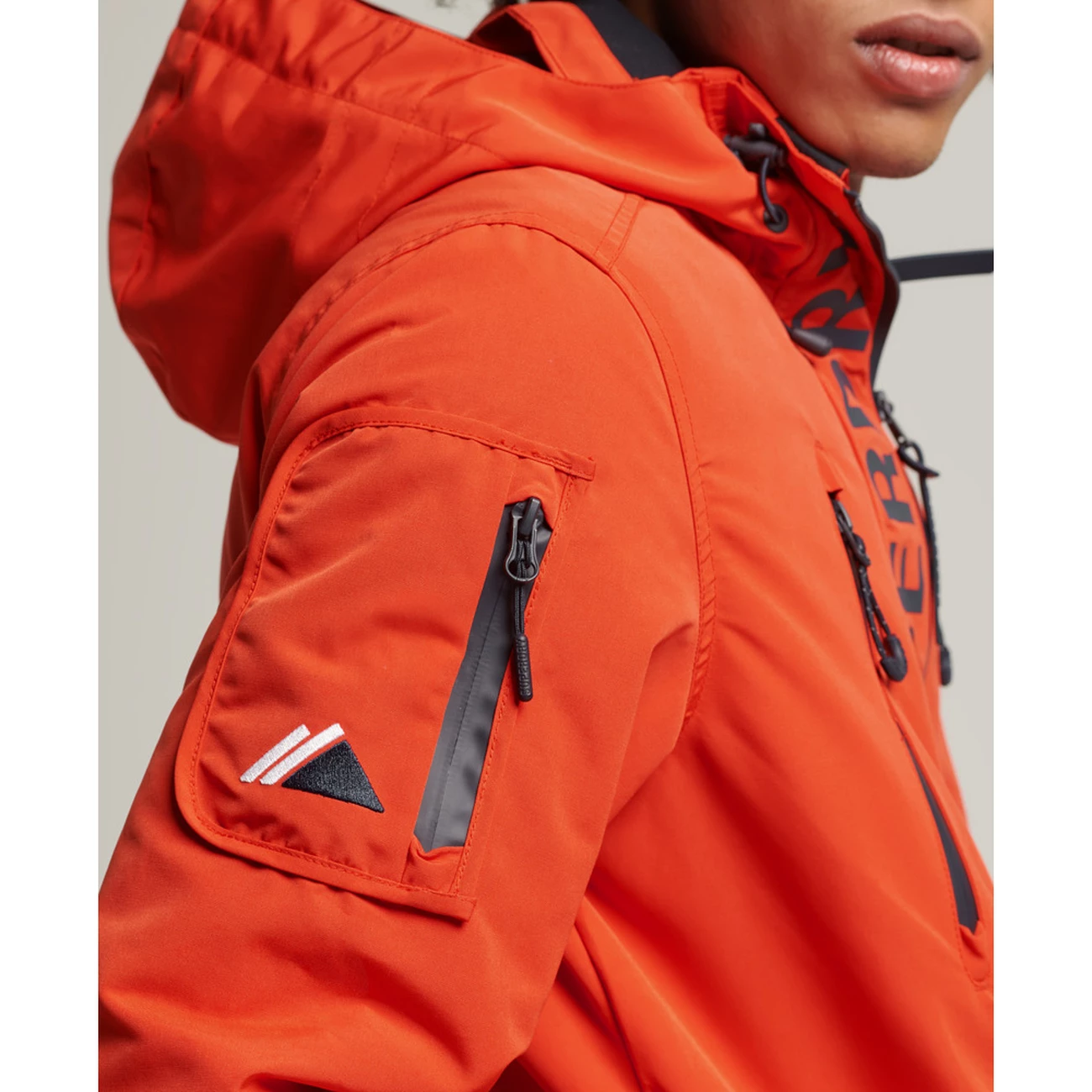 Grosses soldes 🎉 Mode- Lifestyle Homme Superdry Veste Imperméable Superdry Ultimate Windcheater ORANGE 😀 2 Grosses soldes 🎉 Mode- Lifestyle Homme Superdry Veste Imperméable Superdry Ultimate Windcheater ORANGE 😀 – Image 2
